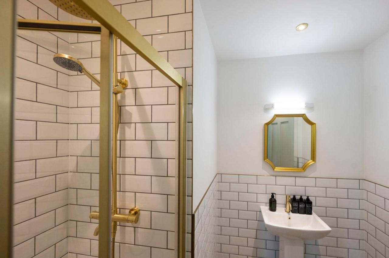 The Flower Pot Hotel - Room 1 - Super King Henley-on-Thames Екстериор снимка